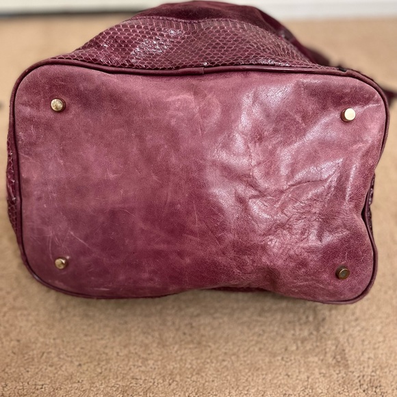 Charles David Burgundy/Purple Bucket/Hobo bag with dust cover - Picture 2 of 13